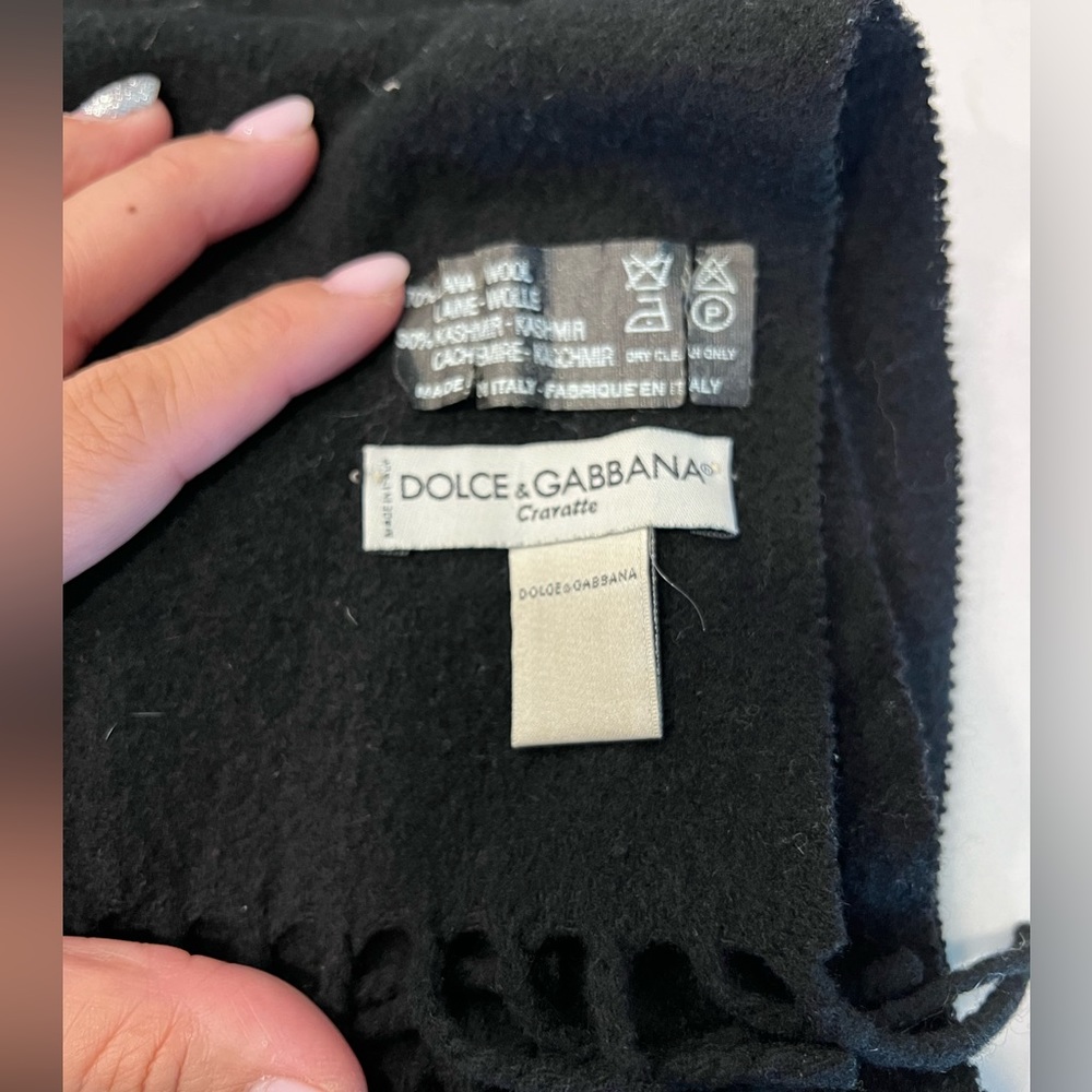 Dolce & Gabbana Cravatte Unisex
100% Wool Scarf